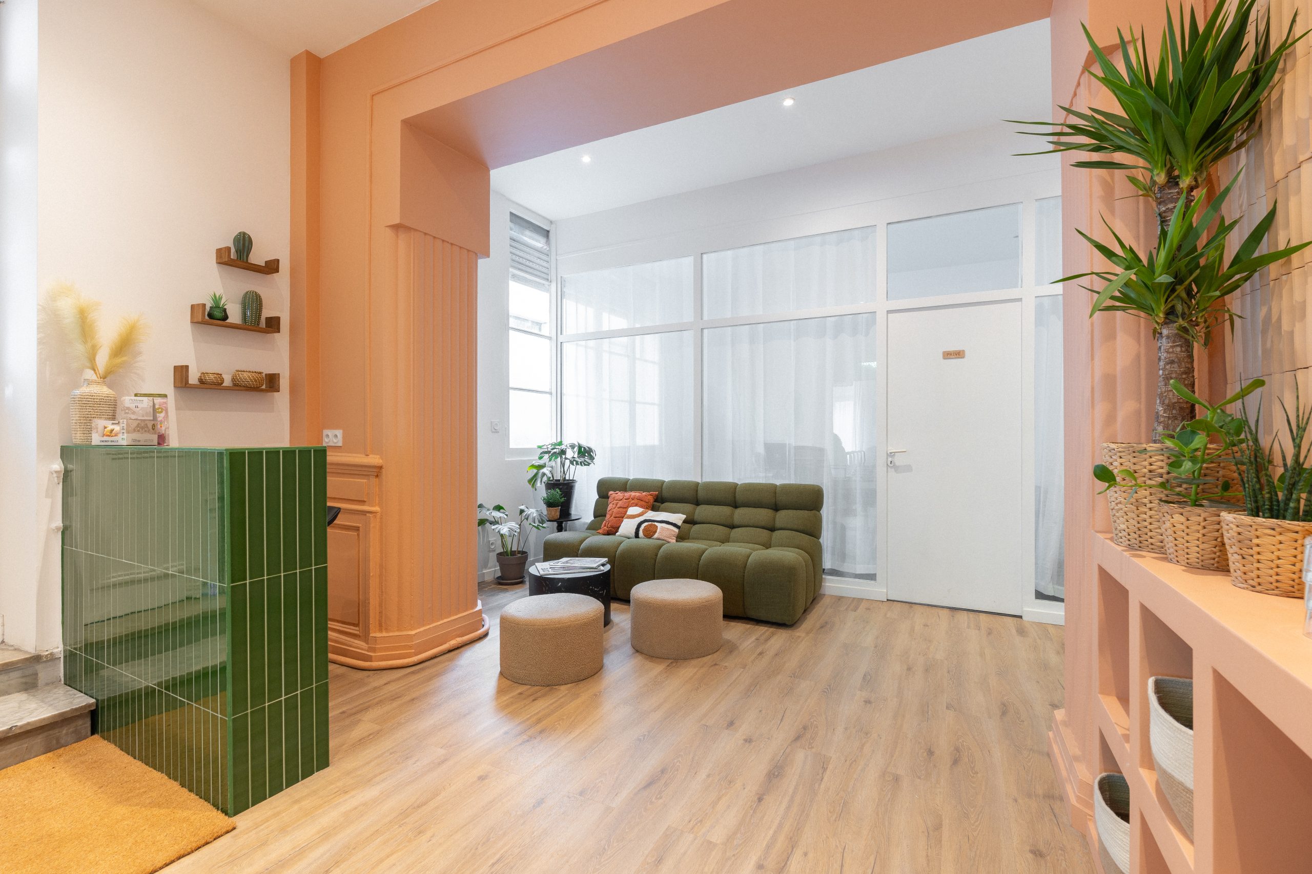 Espace accueil du studio InfinityCore Marseille